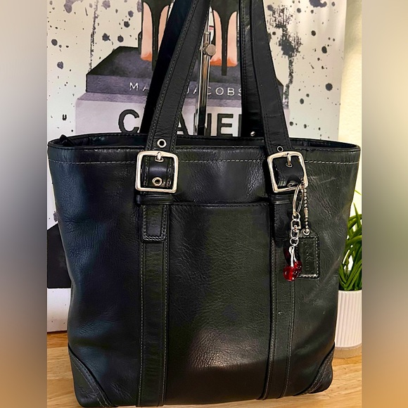 COACH Vintage Hampton Tote F10194 Black Glove Leather w/Silver - Picture 1 of 13